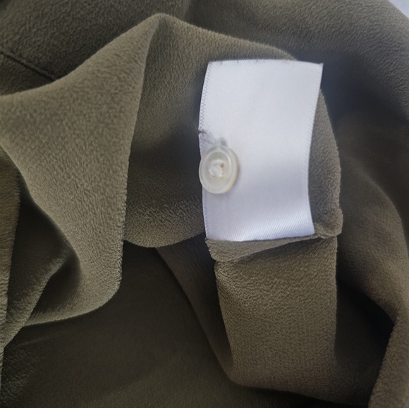 Everlane 100% Silk Olive Green Short Sleeve Collard Top Minimalist Basic 6 - Picture 6 of 7
